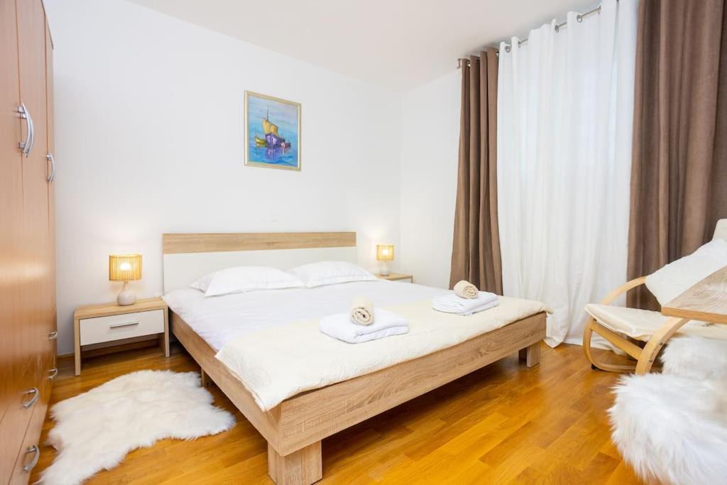 Bella Vista - Cozy Apartments With Easy Check-In And Free Parking Split Kültér fotó