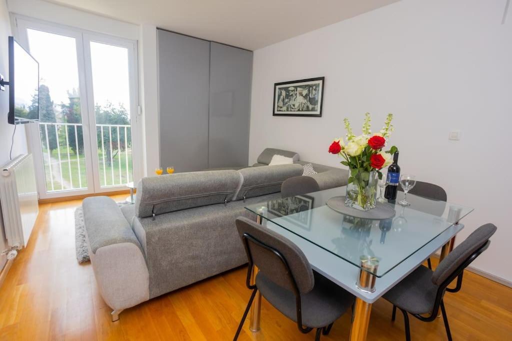 Bella Vista - Cozy Apartments With Easy Check-In And Free Parking Split Kültér fotó