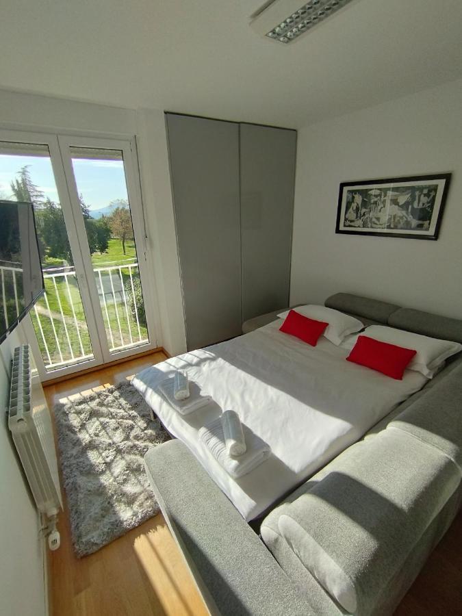 Bella Vista - Cozy Apartments With Easy Check-In And Free Parking Split Kültér fotó