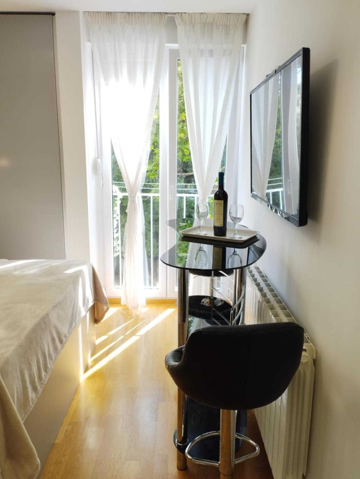 Bella Vista - Cozy Apartments With Easy Check-In And Free Parking Split Kültér fotó